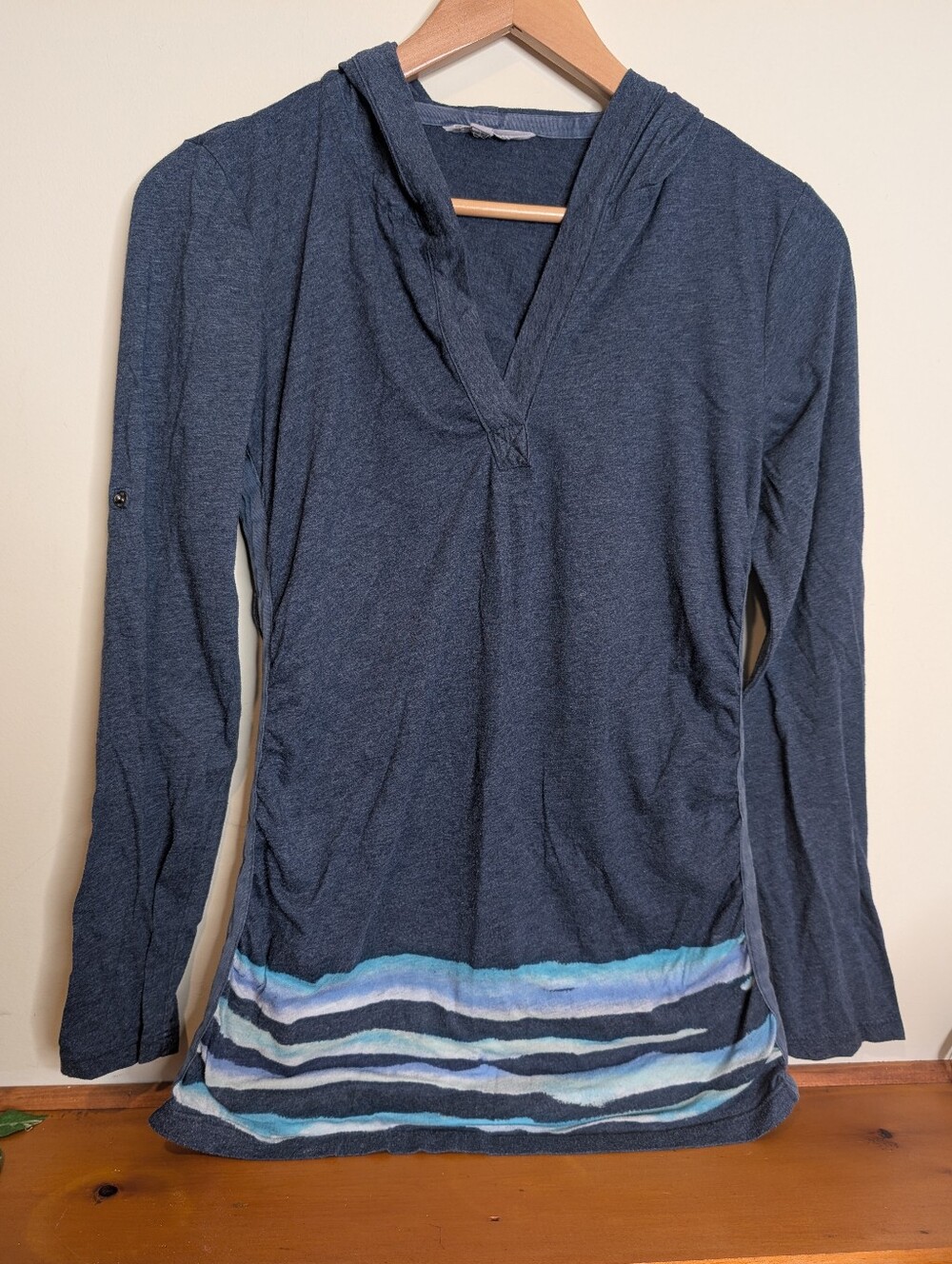 Athleta Hooded Top Sz M Tall Navy Watercolor Stripe Hem Long Sleeve Thumbhole